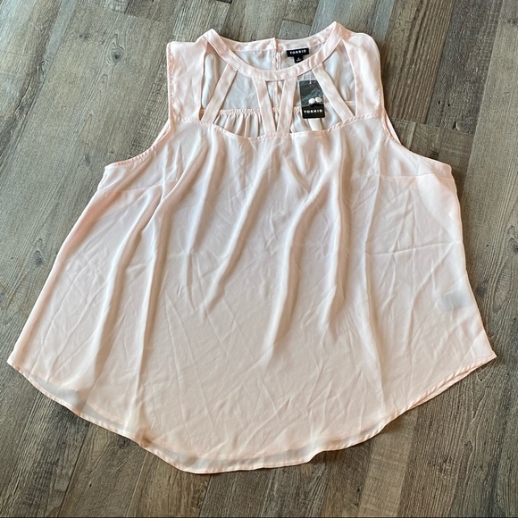 NWT TORRID Blush Colored Sleeveless Cagefront Tank ✨Perfect for Spring!!✨ - Picture 5 of 11